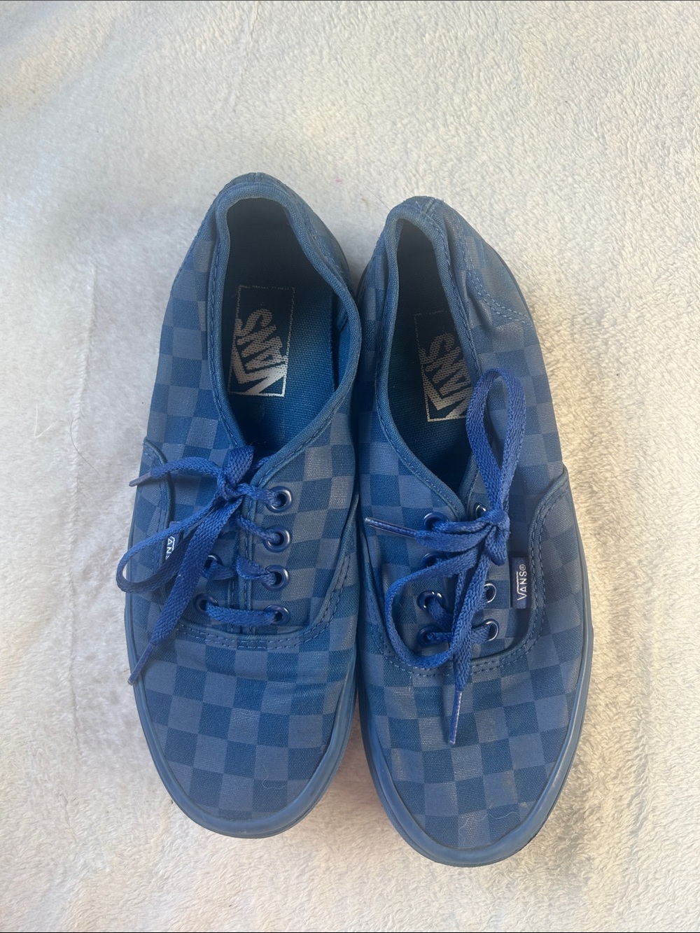 vans blue low top sneakers